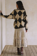 LONG SLEEVE DIAMOND-PATTERNED SWEATER