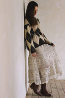 LONG SLEEVE DIAMOND-PATTERNED SWEATER