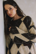 LONG SLEEVE DIAMOND-PATTERNED SWEATER