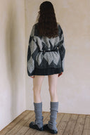 LONG SLEEVE DIAMOND-PATTERNED SWEATER