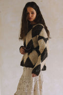 LONG SLEEVE DIAMOND-PATTERNED SWEATER T0007