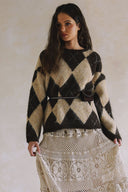 LONG SLEEVE DIAMOND-PATTERNED SWEATER T0007