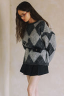 LONG SLEEVE DIAMOND-PATTERNED SWEATER T0007